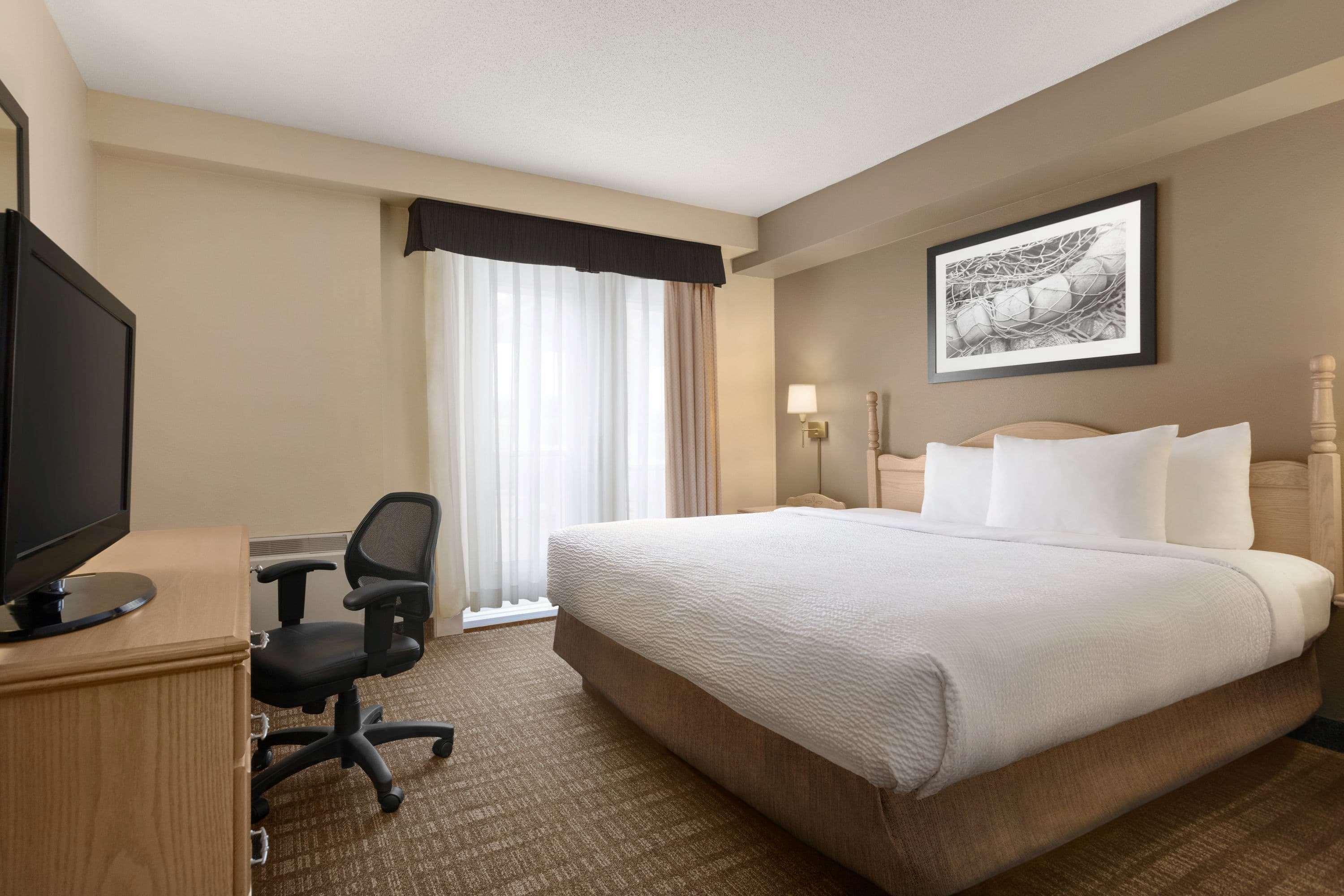 Travelodge Suites By Wyndham Монктън Екстериор снимка