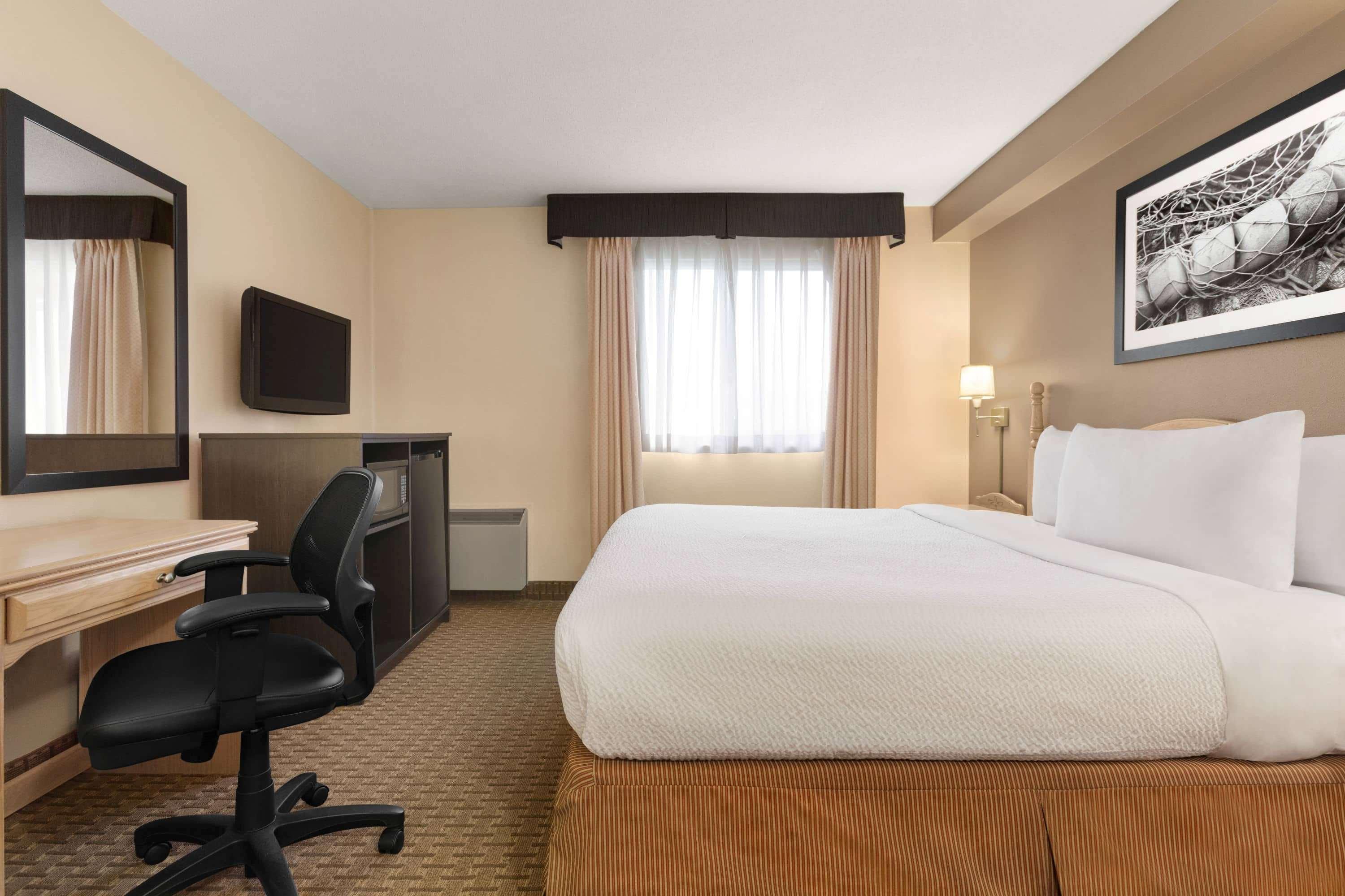 Travelodge Suites By Wyndham Монктън Екстериор снимка