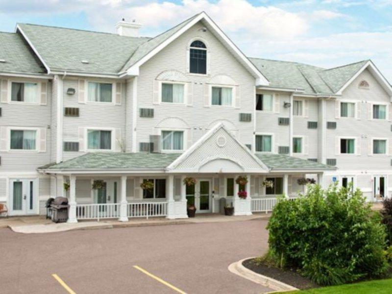 Travelodge Suites By Wyndham Монктън Екстериор снимка