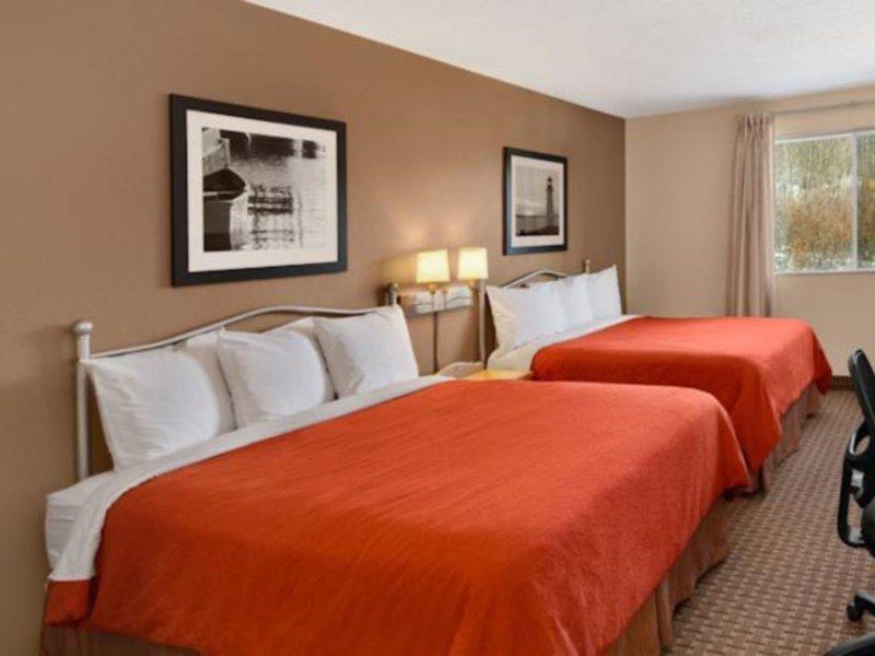 Travelodge Suites By Wyndham Монктън Екстериор снимка