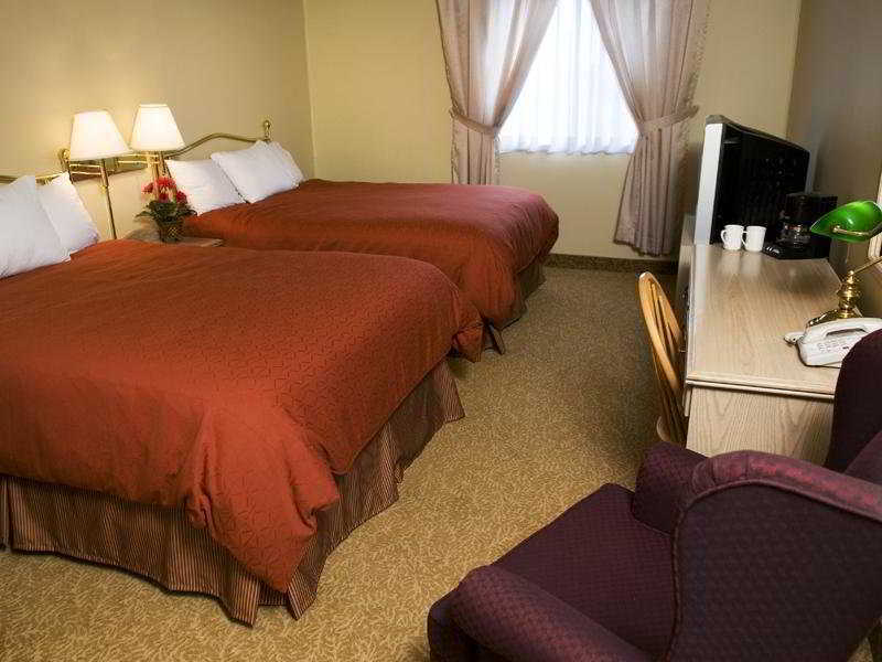 Travelodge Suites By Wyndham Монктън Стая снимка